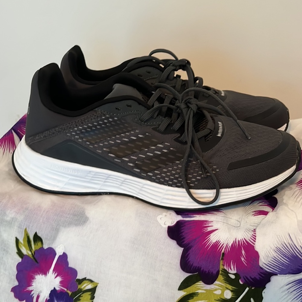 SOLD-Primeblue Lightmotion adidas walking shoe - Picture 6 of 6